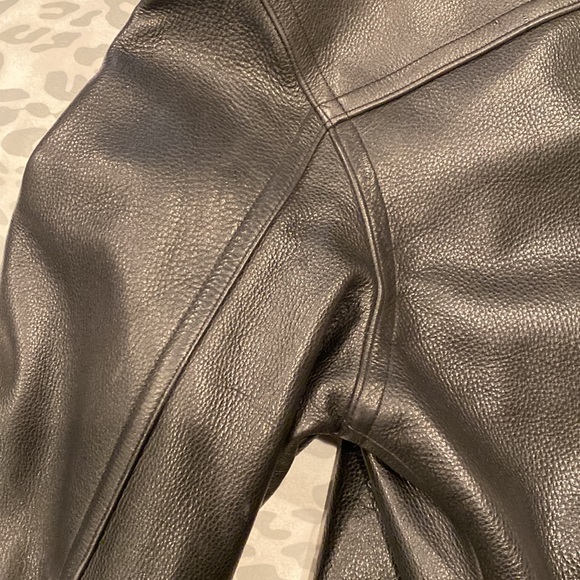 Vintage authentic Guess leather coat. - Picture 15 of 16